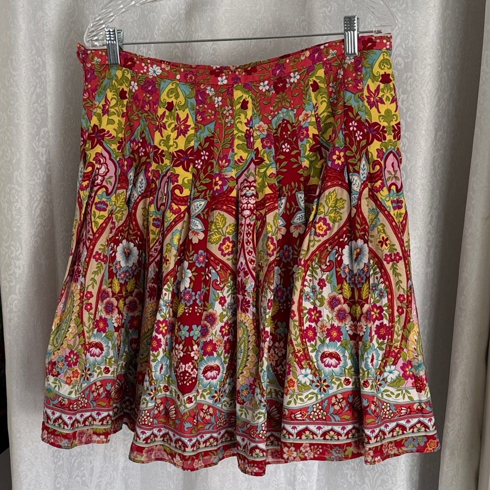 Jones Wear JEANS Red and Yellow Floral Mini Skirt Sz: M